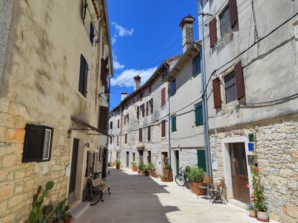 Bale, the stone street. Photo credit by. Jasna J., 2025