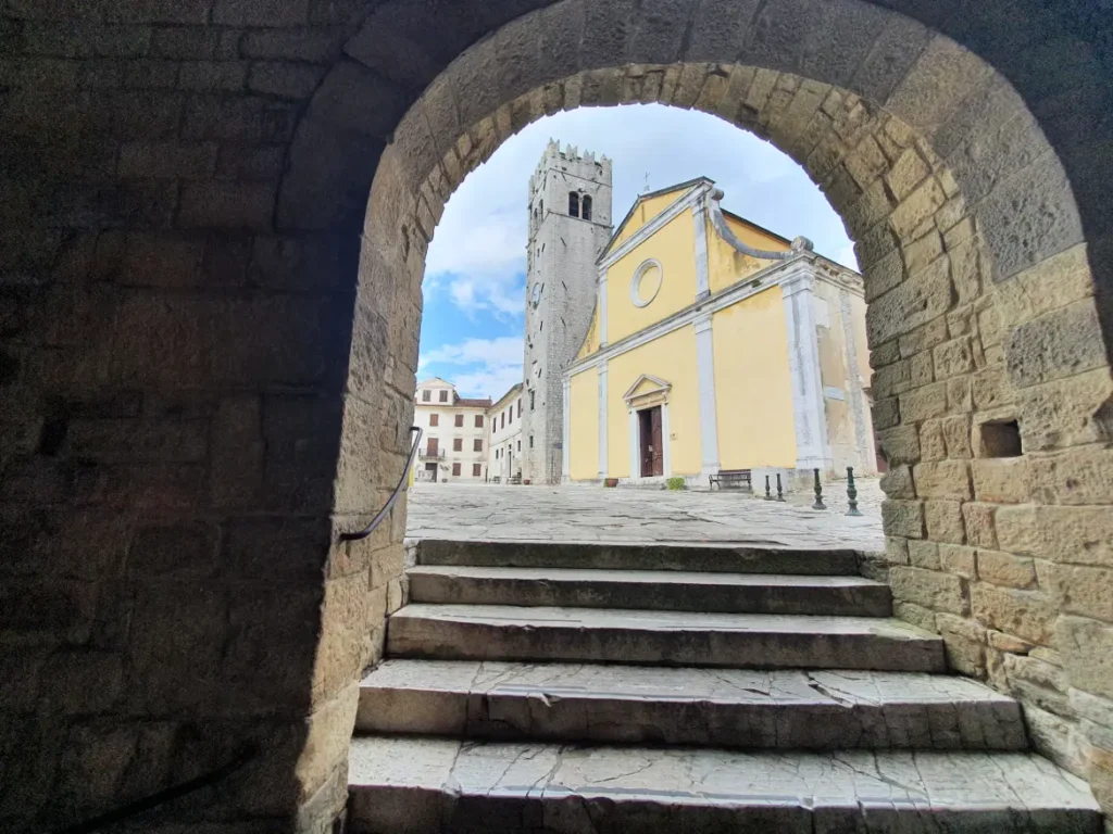 Motovun: discovering a charming hilltop of Istria, Croatia